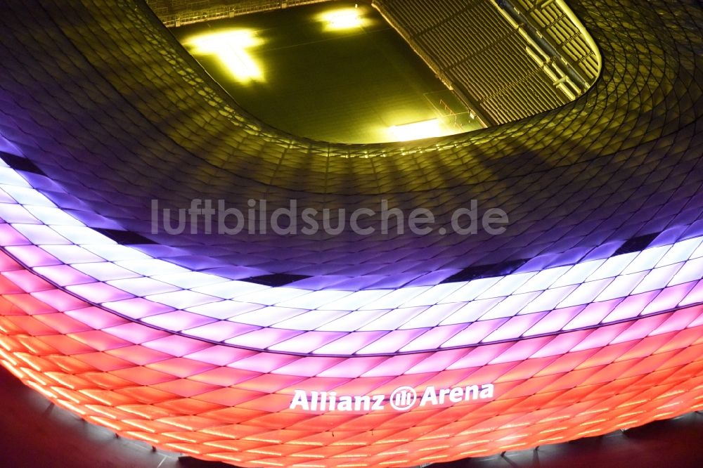 Nachtluftbild München - Nachtluftbild Allianz Arena in München im Bundesland Bayern