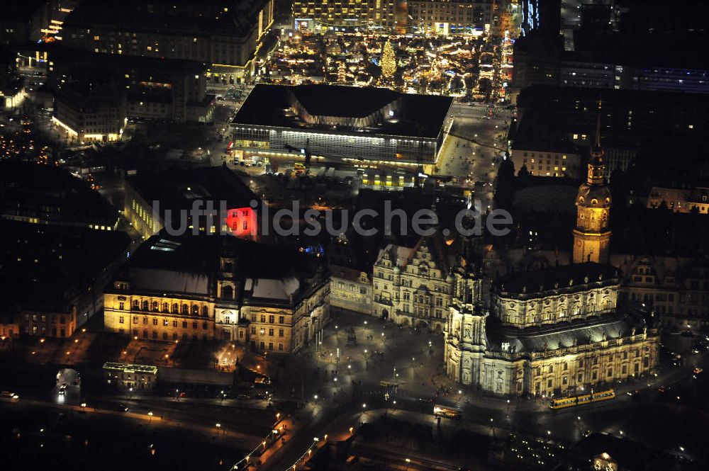 Dresden bei Nacht aus der Vogelperspektive: Altstadt Dresden bei Nacht