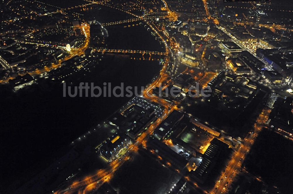 Dresden bei Nacht aus der Vogelperspektive: Altstadt Dresden bei Nacht