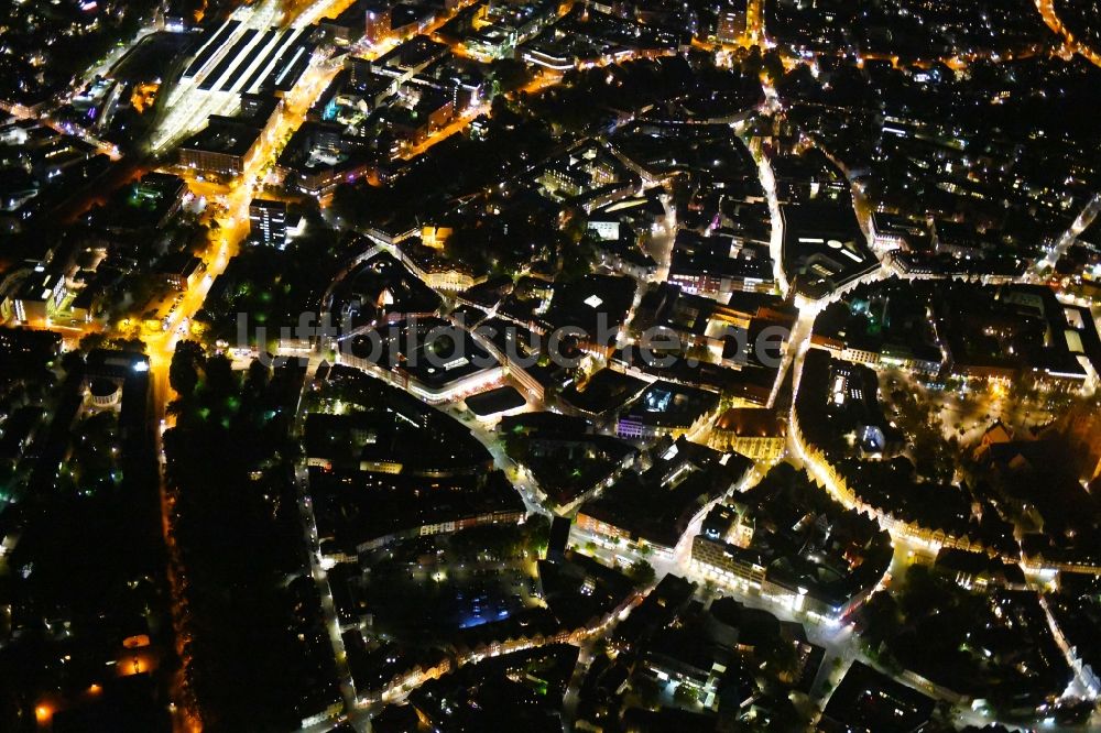 Münster bei Nacht von oben - Nachtluftbild Altstadtbereich und Innenstadtzentrum in Münster im Bundesland Nordrhein-Westfalen, Deutschland