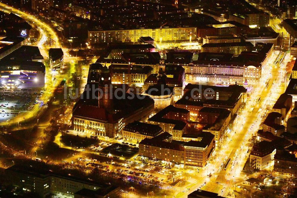 Nachtluftbild Dresden - Nachtluftbild Altstadtbereich und Innenstadtzentrum im Ortsteil Zentrum in Dresden im Bundesland Sachsen, Deutschland