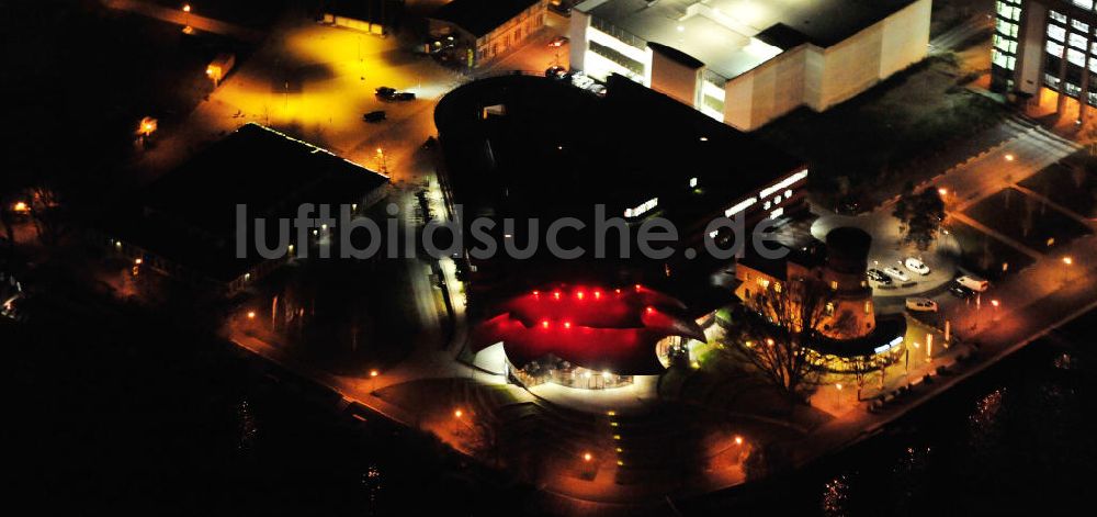 Nacht-Luftaufnahme Potsdam - Areal am Hans Otto Theater Potsdam bei Nacht