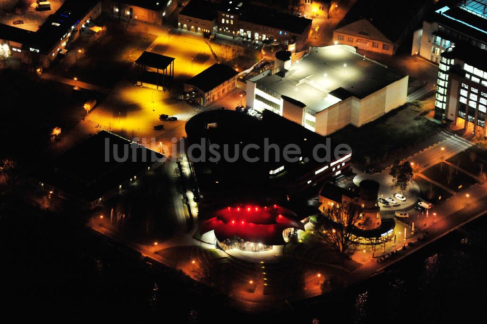 Potsdam bei Nacht von oben - Areal am Hans Otto Theater Potsdam bei Nacht