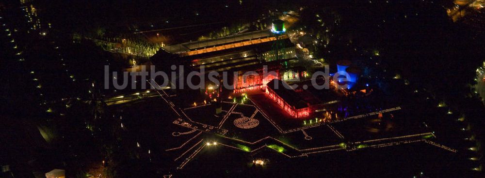 Nachtluftbild Bochum - Nachtluftbild auf die Jahrhunderthalle in Bochum mit Lichtinstallationen zur Extraschicht 2008