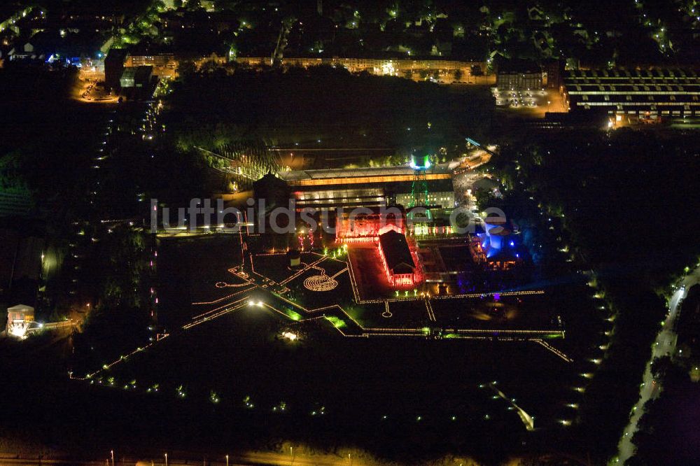 Nacht-Luftaufnahme Bochum - Nachtluftbild auf die Jahrhunderthalle in Bochum mit Lichtinstallationen zur Extraschicht 2008