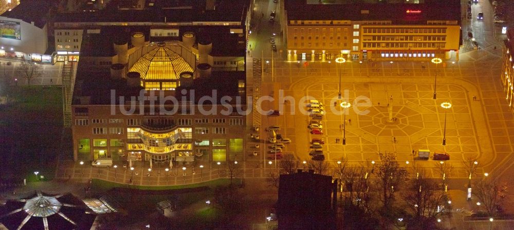 Nacht-Luftaufnahme Dortmund - Nachtluftbildaufnahme Rathaus mit Friedensplatz in der Dortmunder Innenstadt