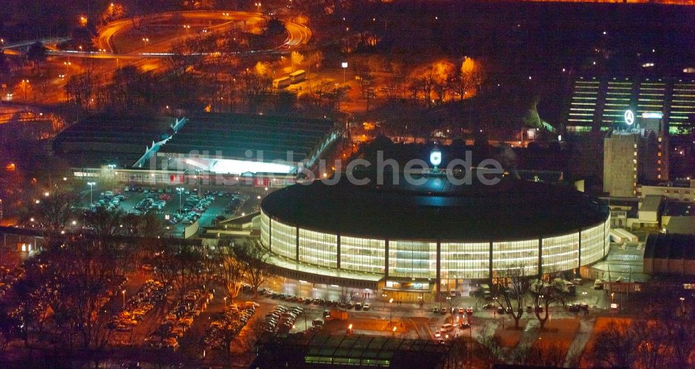 Nachtluftbild Dortmund - Nachtluftbildaufnahme Westfalenhalle in Dortmund im Bundesland Nordrhein-Westfalen