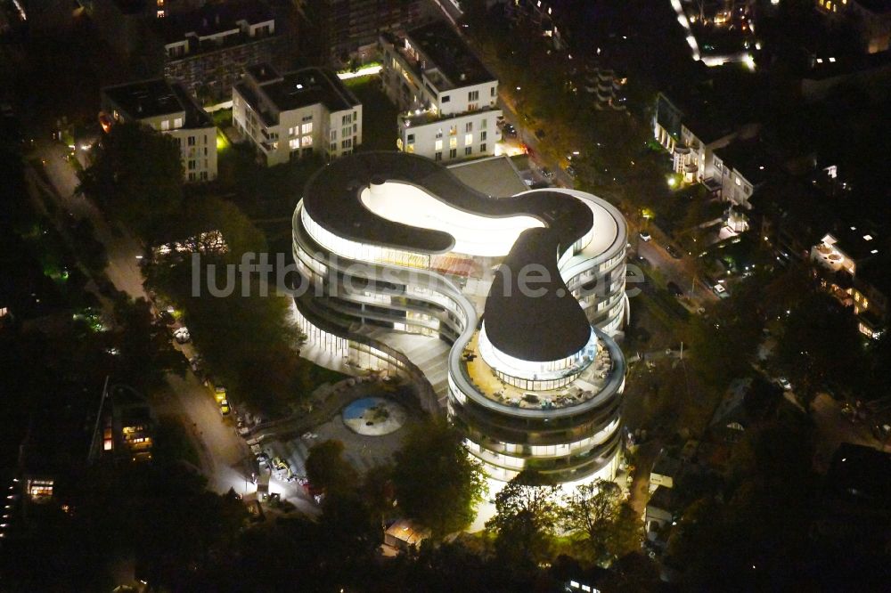 Nachtluftbild Hamburg - Nachtluftbild Baustelle zum Neubau der Hotelanlage Luxushotel The Fontenay an der Außenalster im Stadtteil Rotherbaum in Hamburg