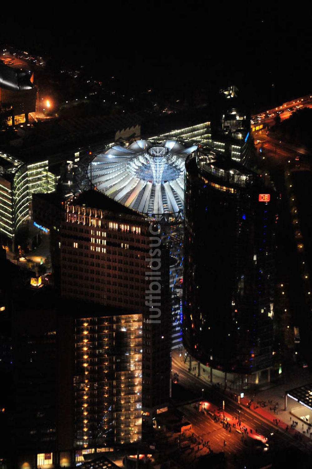 Berlin bei Nacht aus der Vogelperspektive: Berlin bei Nacht / Festival of Lights Potsdamer Platz