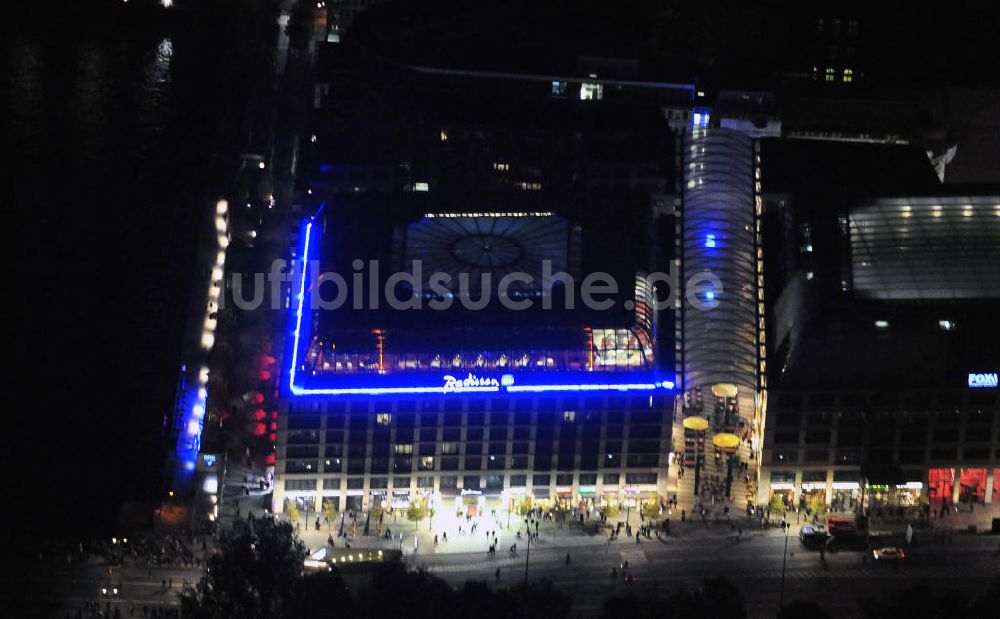 Nachtluftbild Berlin - Berlin bei Nacht / Festival of Lights Radisson Blu Hotel