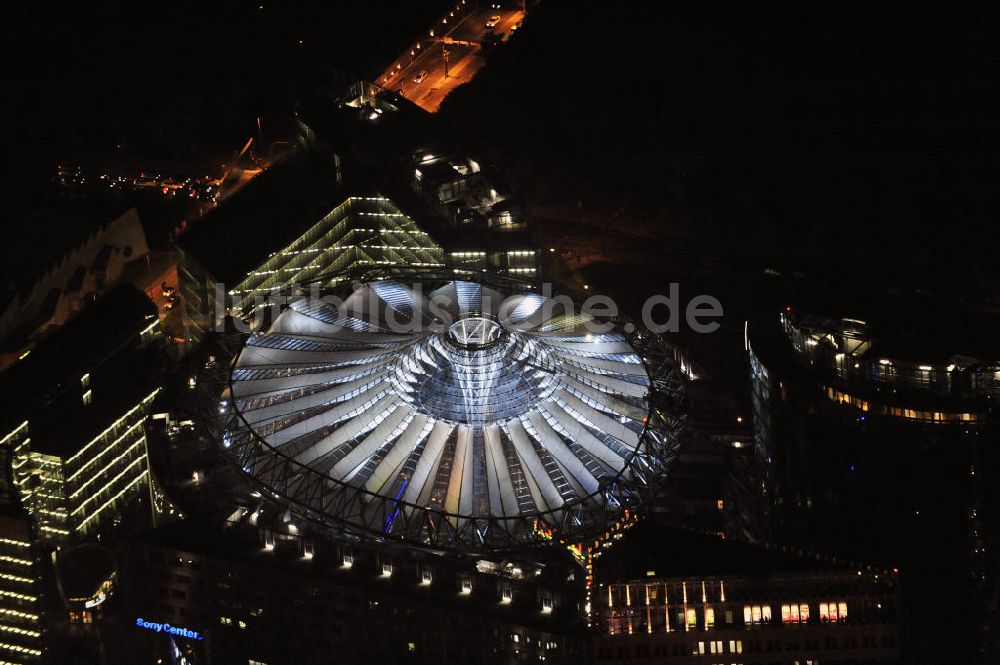 Berlin bei Nacht aus der Vogelperspektive: Berlin bei Nacht / Festival of Lights Sony Center