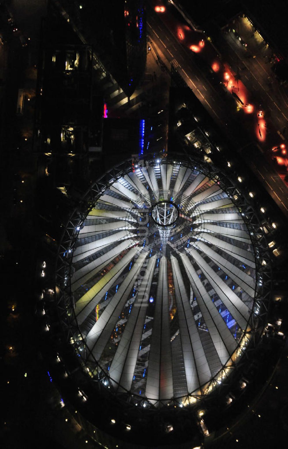 Berlin bei Nacht von oben - Berlin bei Nacht / Festival of Lights Sony Center