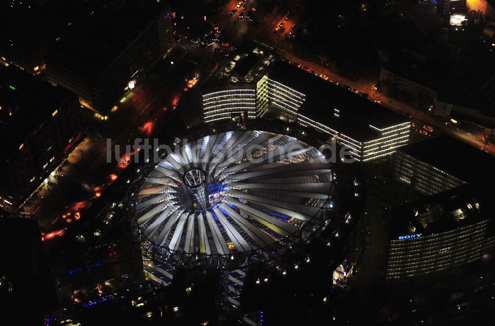 Berlin bei Nacht aus der Vogelperspektive: Berlin bei Nacht / Festival of Lights Sony Center