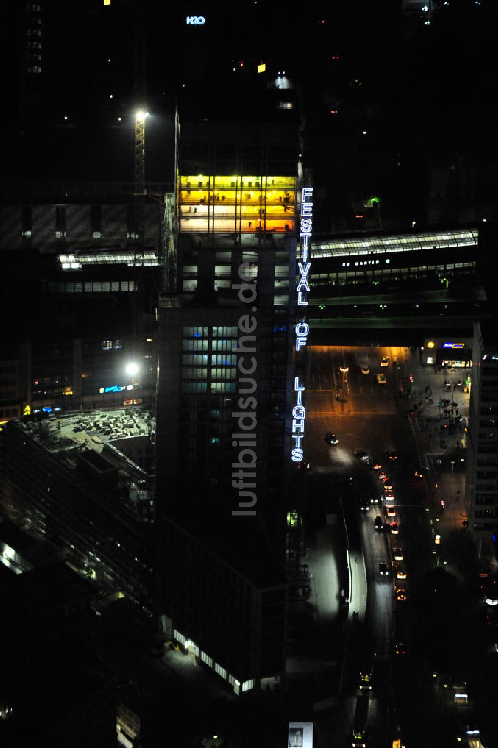 Berlin bei Nacht aus der Vogelperspektive: Berlin bei Nacht / Festival of Lights Zoofenster