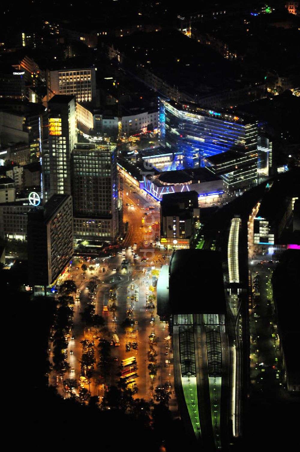 Nachtluftbild Berlin - Berlin bei Nacht / Festival of Lights Zoofenster