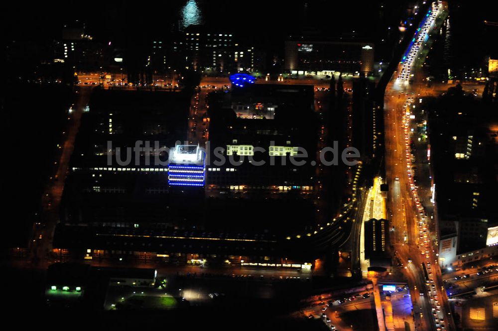 Nachtluftbild Berlin - Berlin bei Nacht / Night shot Oberbaum City