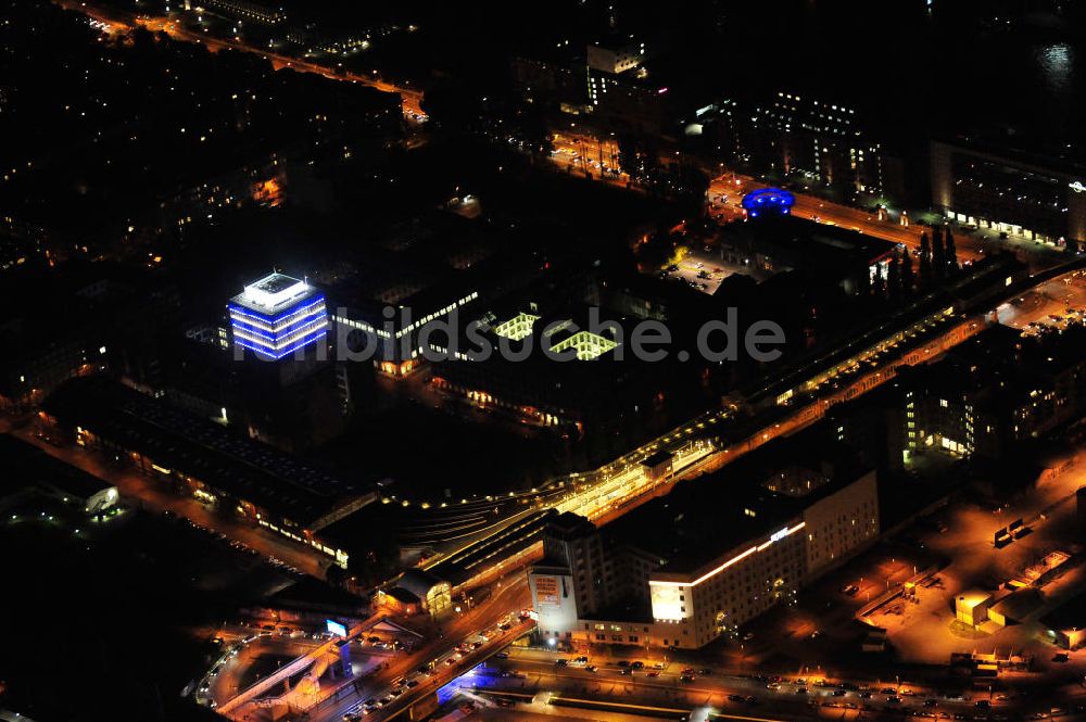 Nachtluftbild Berlin - Berlin bei Nacht / Night shot Oberbaum City