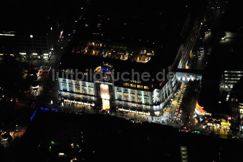 Berlin bei Nacht aus der Vogelperspektive: Berlin Nachtaufnahme / Night shot KaDeWe Kaufhaus