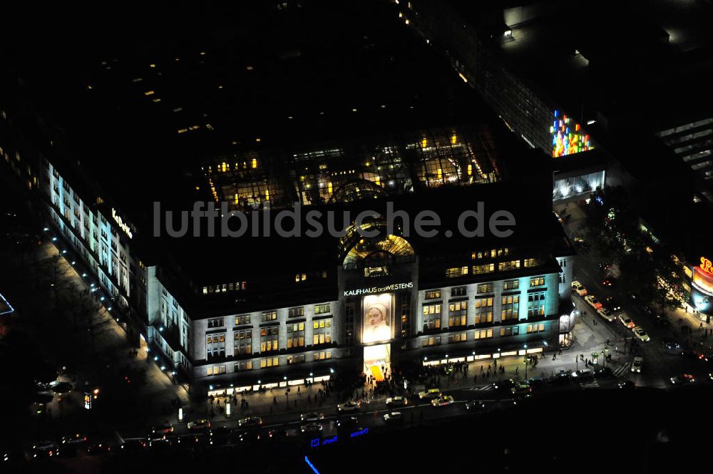 Berlin bei Nacht aus der Vogelperspektive: Berlin Nachtaufnahme / Night shot KaDeWe Kaufhaus