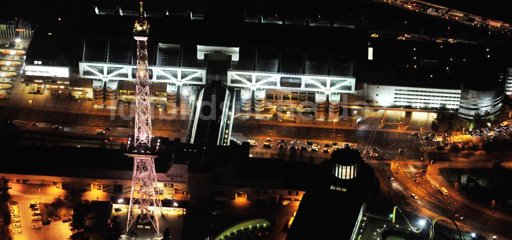 Nacht-Luftaufnahme Berlin - Berliner Funkturm in Berlin-Charlottenburg bei Nacht / at Night