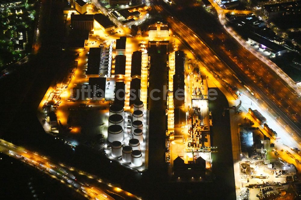 Berlin bei Nacht von oben - Nachtluftbild Berliner Westhafen ist ein Binnenhafen im Ortsteil Moabit in Berlin