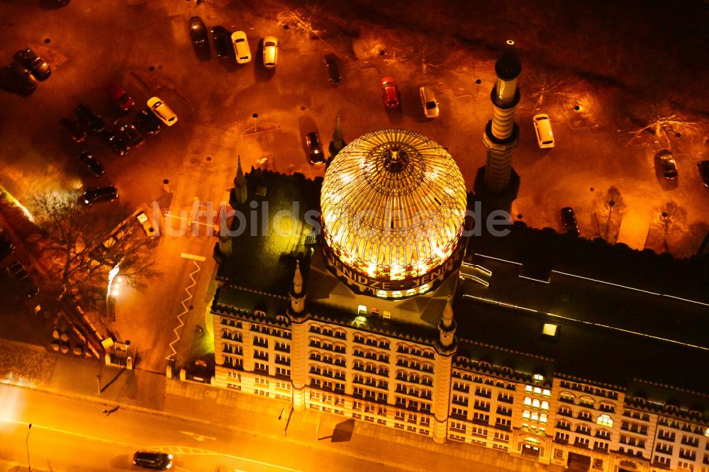 Nacht-Luftaufnahme Dresden - Nachtluftbild Büro- und Geschäftshaus Yenidze in Dresden im Bundesland Sachsen, Deutschland