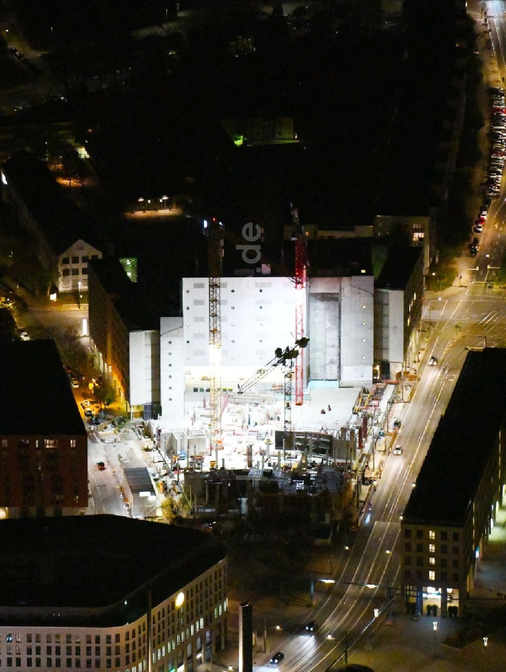 Nacht-Luftaufnahme Dresden - Nachtluftbild Bürogebäude des Geschäftshauses VauVau in Dresden im Bundesland Sachsen, Deutschland