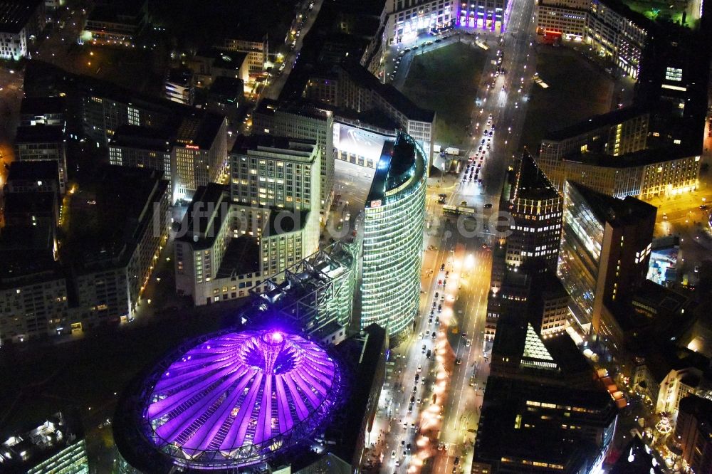 Nachtluftbild Berlin - Nachtluftbild Bürohochhaus Bahn Tower am Sony-Center am Potsdamer Platz im Ortsteil Mitte in Berlin