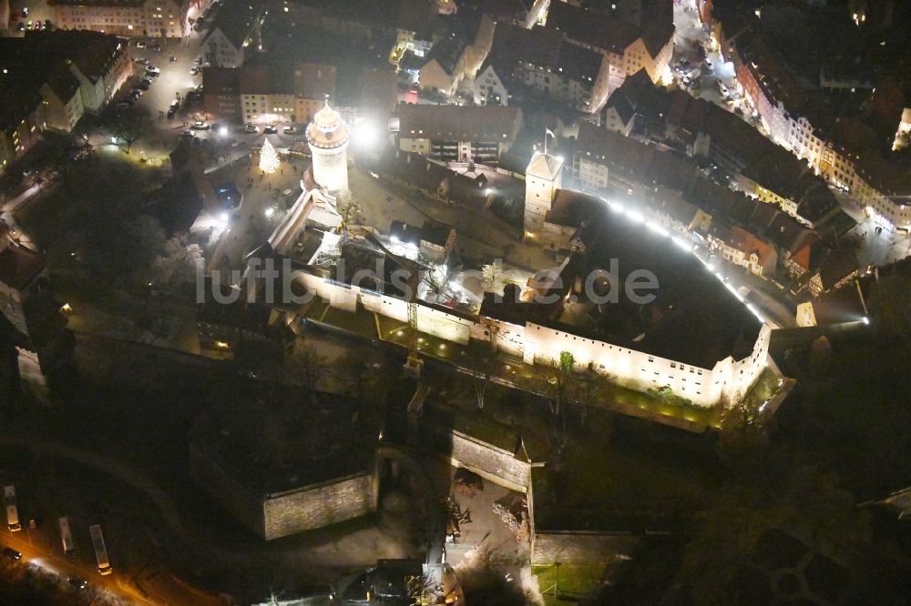 Nachtluftbild Nürnberg - Nachtluftbild Burganlage der Veste Kaiserburg in Nürnberg im Bundesland Bayern, Deutschland