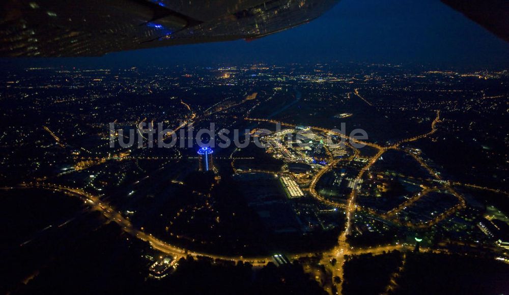 Nachtluftbild Oberhausen - CentrO - Neue Mitte Oberhausen in Nordrhein-Westfalen bei Nacht