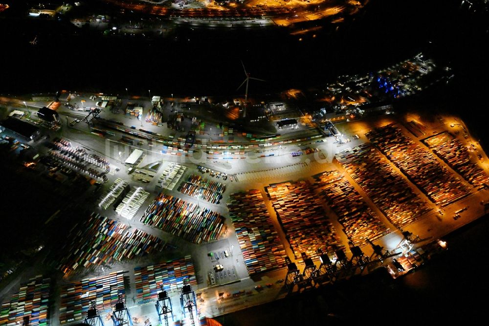 Hamburg bei Nacht von oben - Nachtluftbild Containerterminal Tollerort im Containerhafen im Stadtteil Steinwerder in Hamburg mit dem Klärwerk Köhlbrandhöft