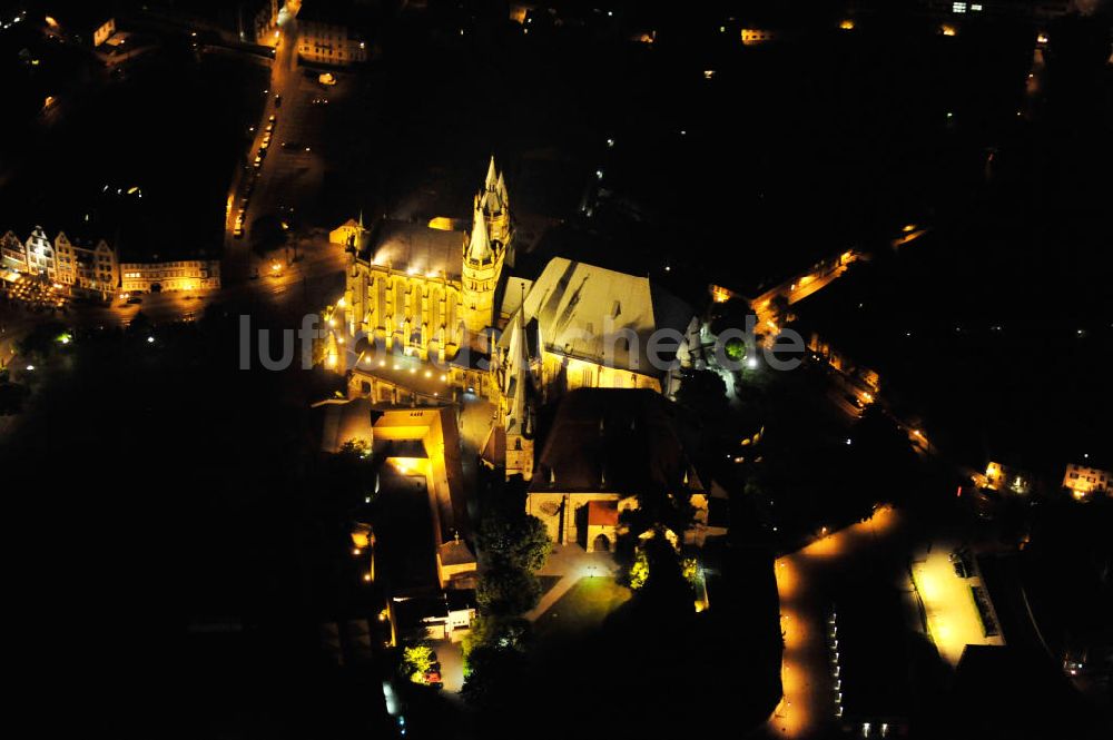 Nachtluftbild Erfurt - Der Domberg in Erfurt bei Nacht