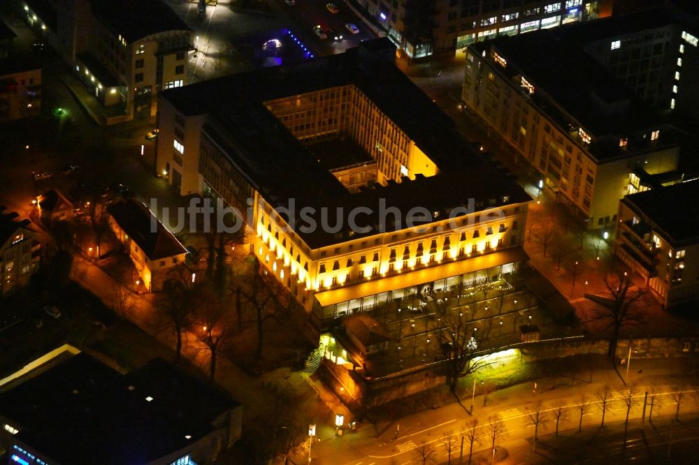 Dresden bei Nacht von oben - Nachtluftbild der Historischen Bierbrauerei Waldschlößchen- Brauerei im Stadtteil Radeberger Vorstadt in Dresden im Bundesland Sachsen