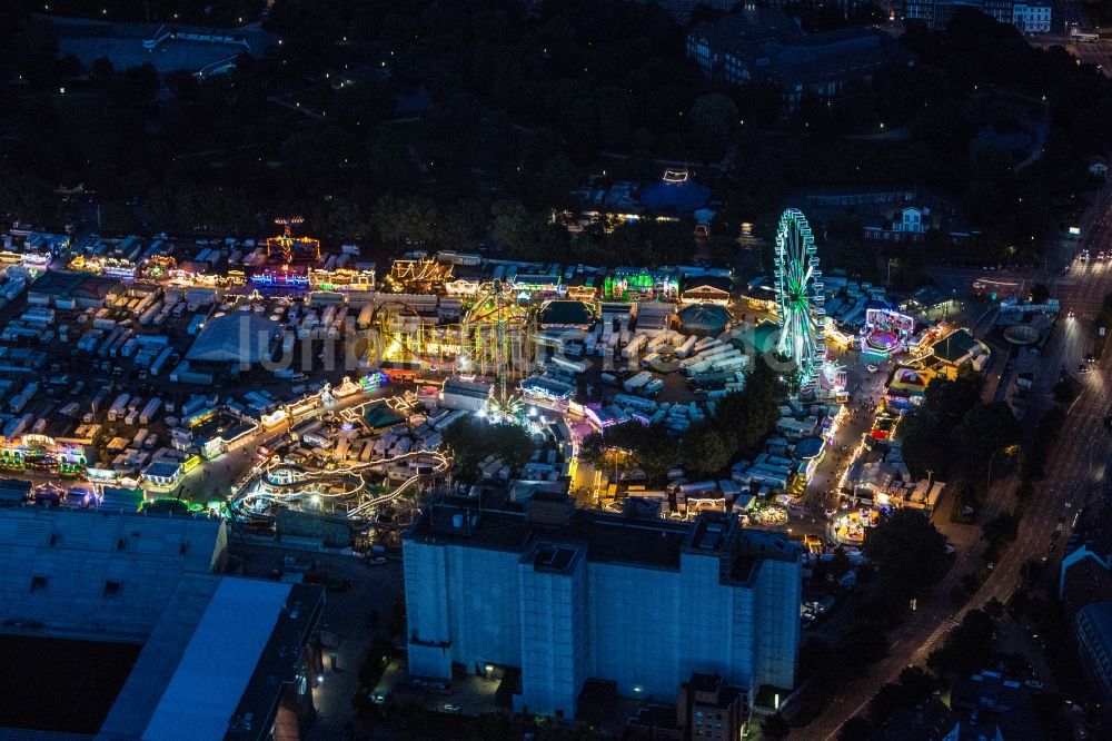 Nacht-Luftaufnahme Hamburg - Nachtluftbild der Kirmes - Veranstaltung Hamburger Dom auf dem Heiligengeistfeld in Hamburg