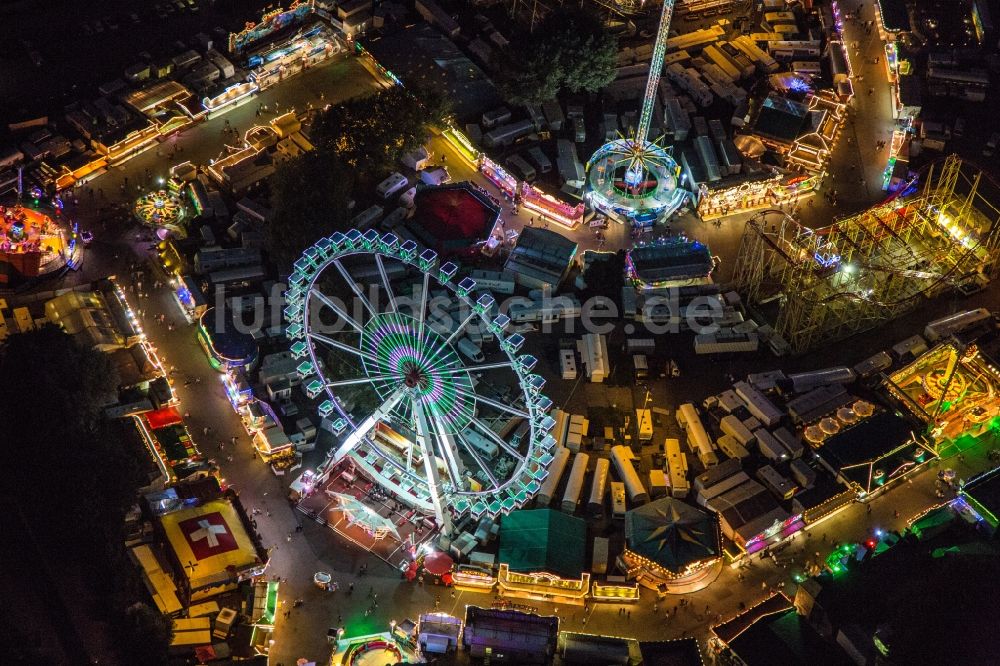 Nachtluftbild Hamburg - Nachtluftbild der Kirmes - Veranstaltung Hamburger Dom auf dem Heiligengeistfeld in Hamburg