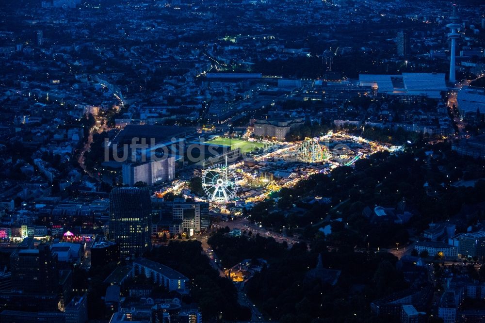 Nacht-Luftaufnahme Hamburg - Nachtluftbild der Kirmes - Veranstaltung Hamburger Dom auf dem Heiligengeistfeld in Hamburg