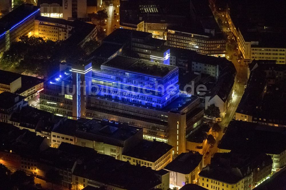 Essen bei Nacht von oben - Nachtluftbild der Sparkasse Essen im Bundesland Nordrhein-Westfalen