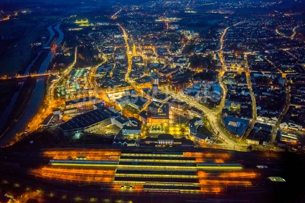 Nacht-Luftaufnahme Hamm - Nachtluftbild der Stadtansicht vom Innenstadtbereich in Hamm im Bundesland Nordrhein-Westfalen