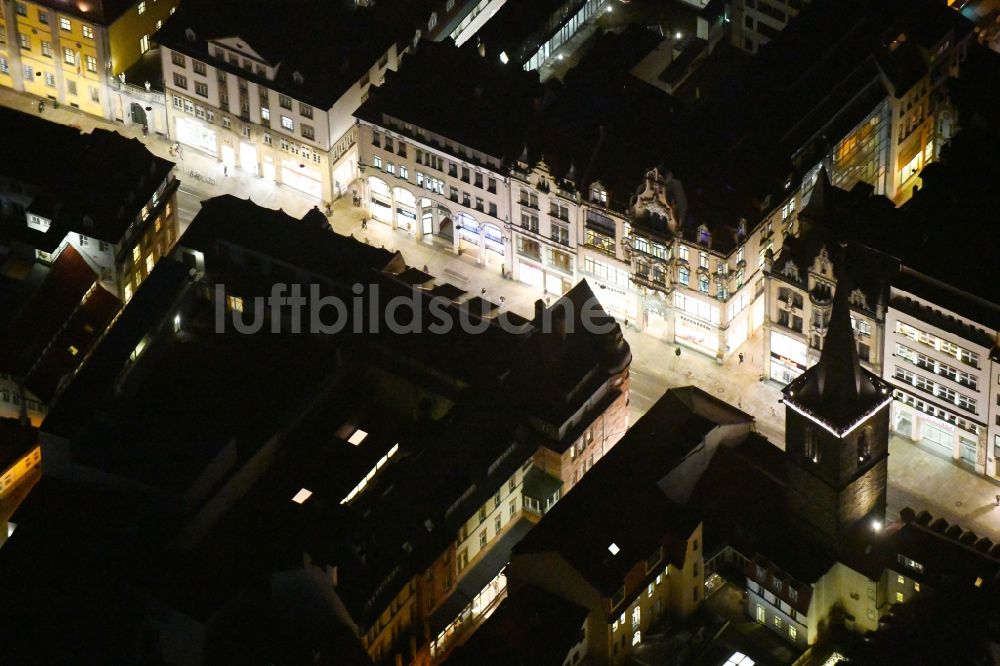 Nacht-Luftaufnahme Erfurt - Nachtluftbild des Altstadtbereich am Anger und Innenstadtzentrum in Erfurt im Bundesland Thüringen