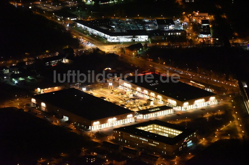 Nachtluftbild Berlin - Nachtluftbild des Biesdorf Center in Berlin Biesdorf