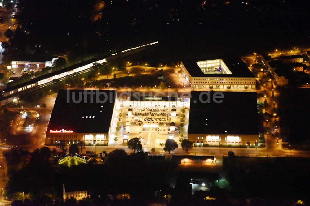 Nacht-Luftaufnahme Berlin - Nachtluftbild des Biesdorf Center in Berlin Biesdorf