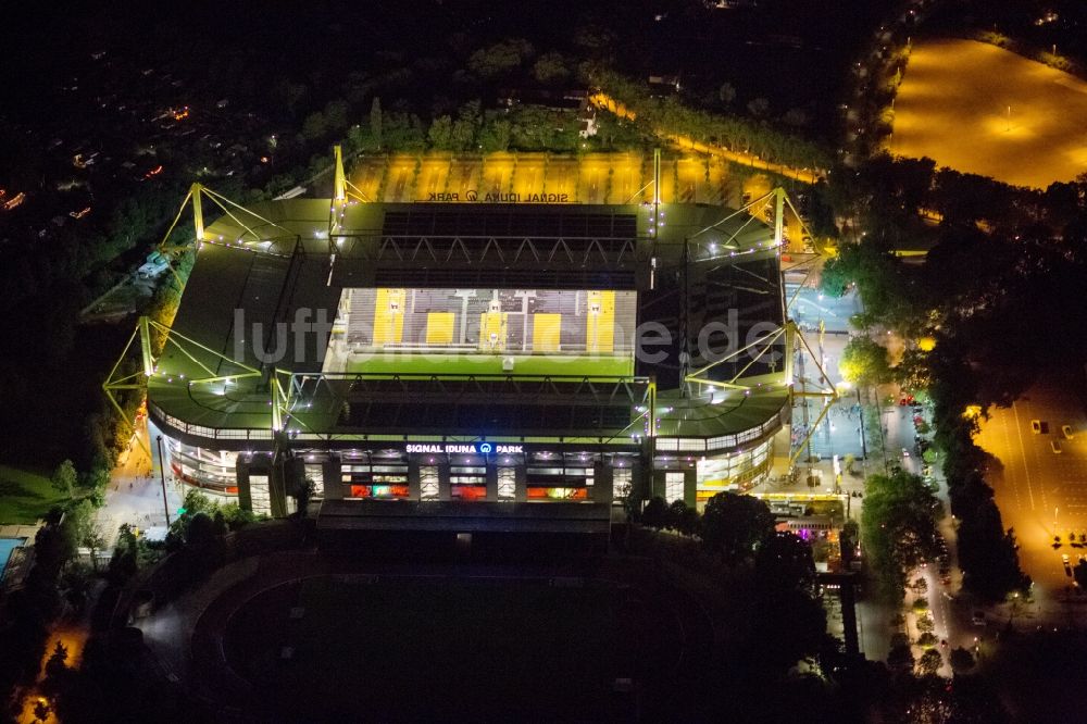 Dortmund bei Nacht von oben - Nachtluftbild des Borusseum , dem Stadion Signal Iduna Park in Dortmund