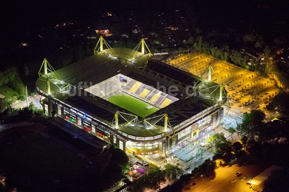 Nachtluftbild Dortmund - Nachtluftbild des Borusseum , dem Stadion Signal Iduna Park in Dortmund