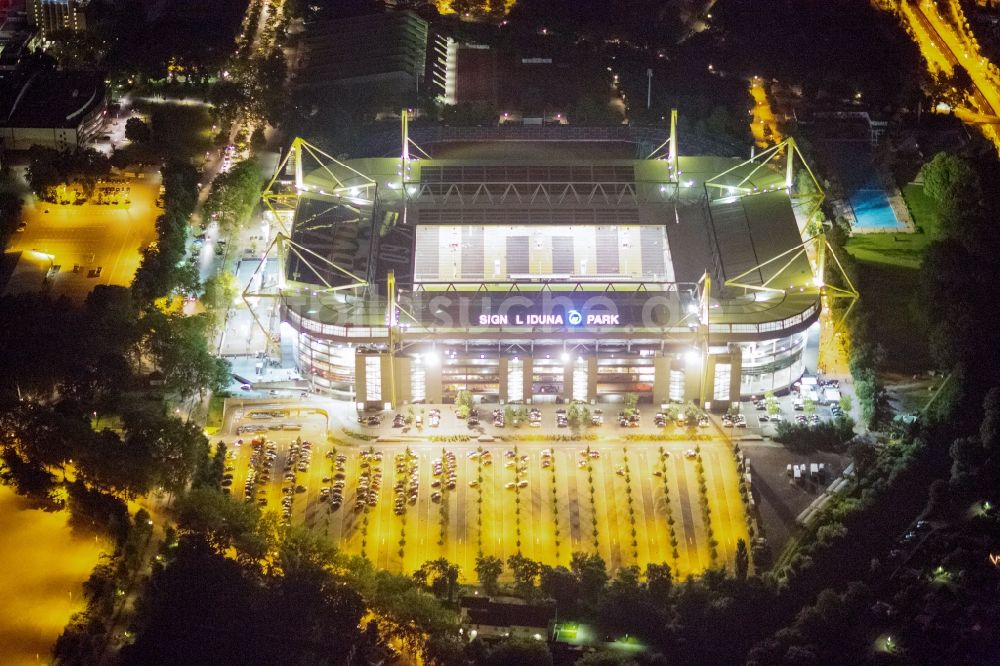 Dortmund bei Nacht von oben - Nachtluftbild des Borusseum , dem Stadion Signal Iduna Park in Dortmund