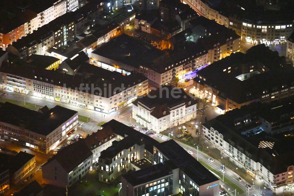 Nachtluftbild Braunschweig - Nachtluftbild des Bürogebäude des Geschäftshauses an der Küchenstraße Ecke Höhe in Braunschweig im Bundesland Niedersachsen, Deutschland