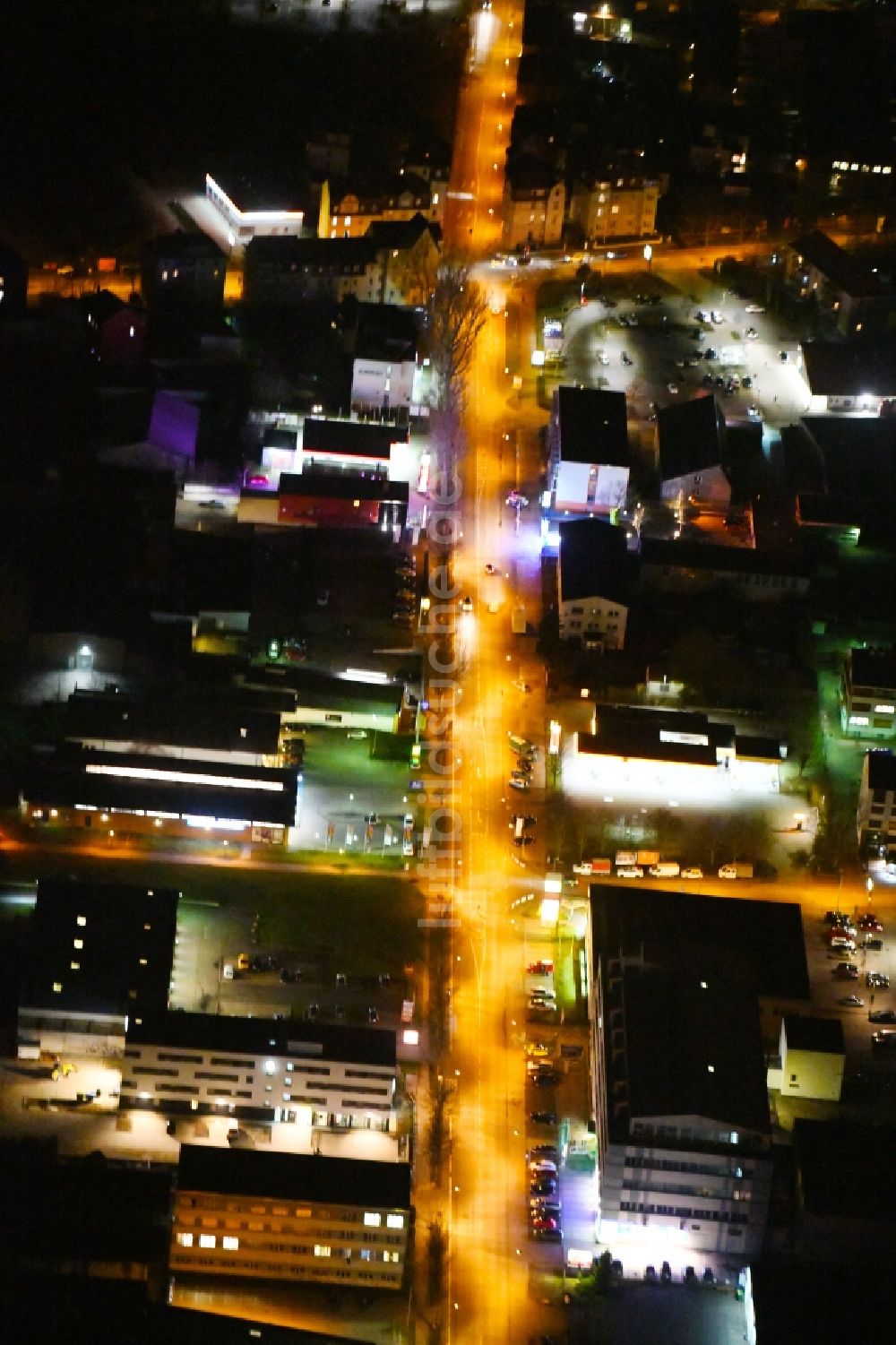 Nacht-Luftaufnahme Weimar - Nachtluftbild des Gewerbegebiet entlang der Rießnerstraße in Weimar im Bundesland Thüringen, Deutschland