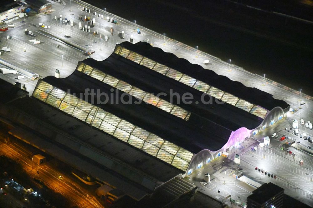 Hamburg bei Nacht aus der Vogelperspektive: Nachtluftbild des Großhandelszentrum für Blumen , Obst und Gemüse in Hamburg, Deutschland