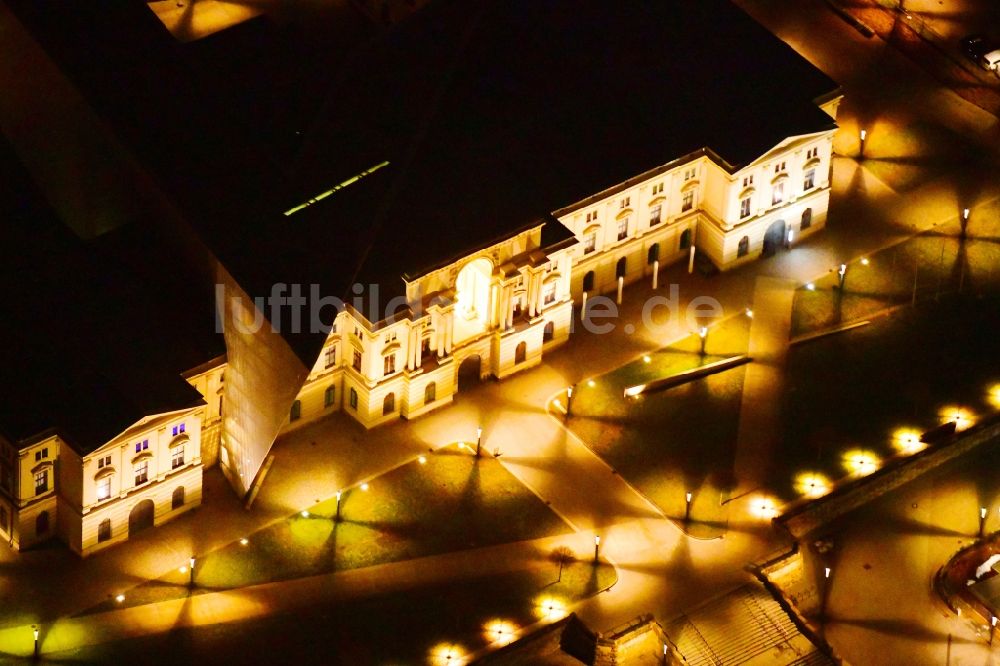 Nacht-Luftaufnahme Dresden - Nachtluftbild des Militärhistorischen Museum der Bundeswehr ( MHM ) in Dresden im Bundesland Sachsen