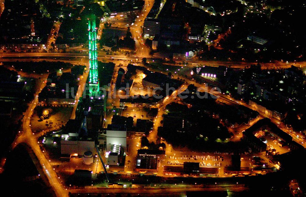 Nacht-Luftaufnahme Duisburg - Duisburger Stadtwerke-Turm bei Nacht