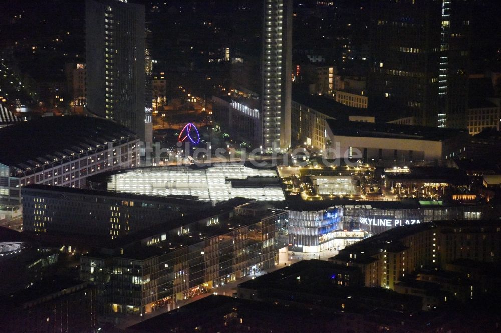 Nachtluftbild Frankfurt am Main - Nachtluftbild Einkaufs- Zentrum Skyline Plaza im Ortsteil Gallus in Frankfurt am Main im Bundesland Hessen, Deutschland